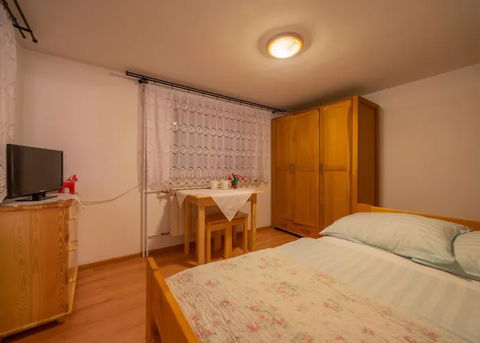 Hanusina בית אירוח *